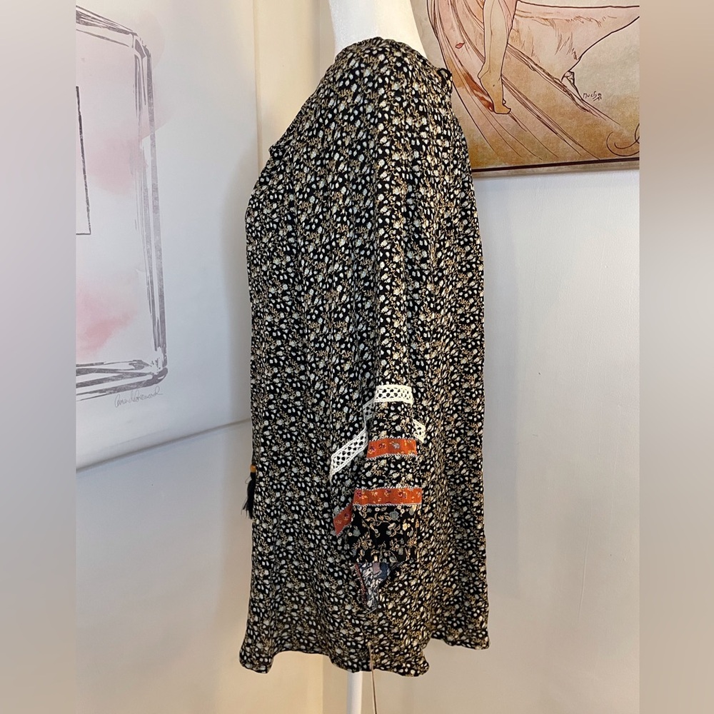 Mason & Belle 3/4 Sleeves Blouse with Tassel Detail Black with Flowers Size 2X - Picture 10 of 16
